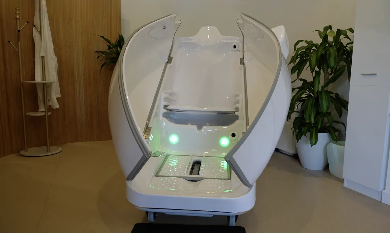 HOCATT active oxygen cabinet ready for a session at the Gold Coast clinic